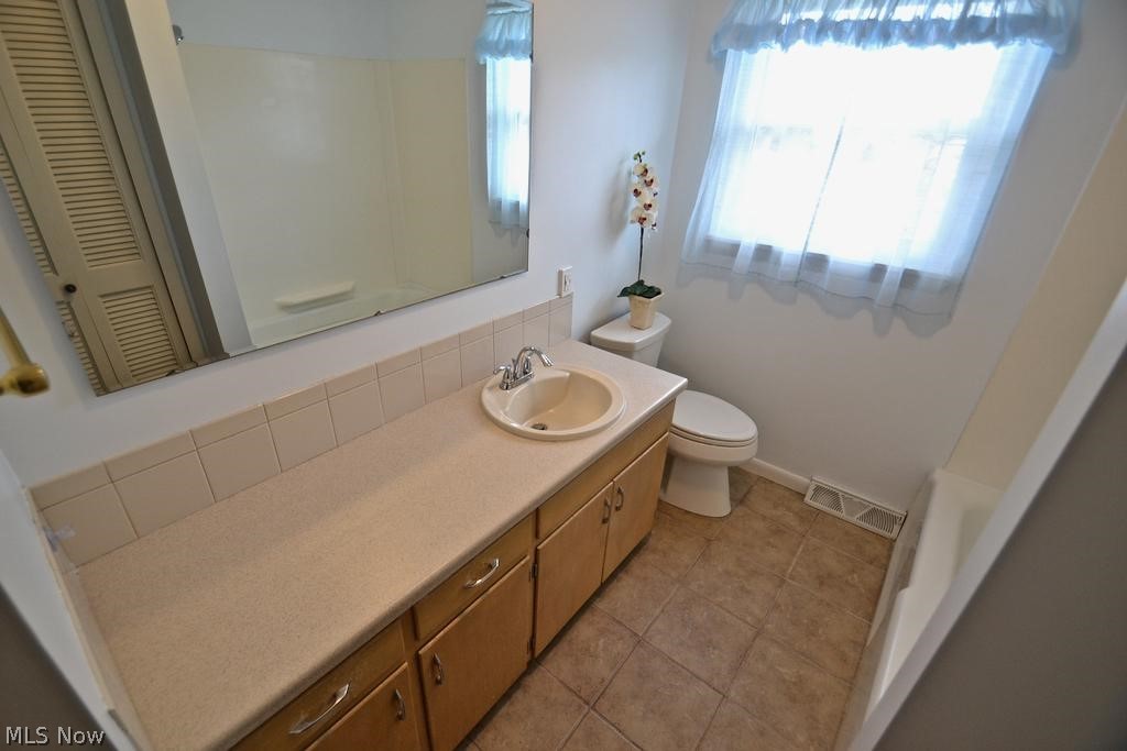 19113 Howe Road Strongsville, OH 44136 - Photo 16 of 21