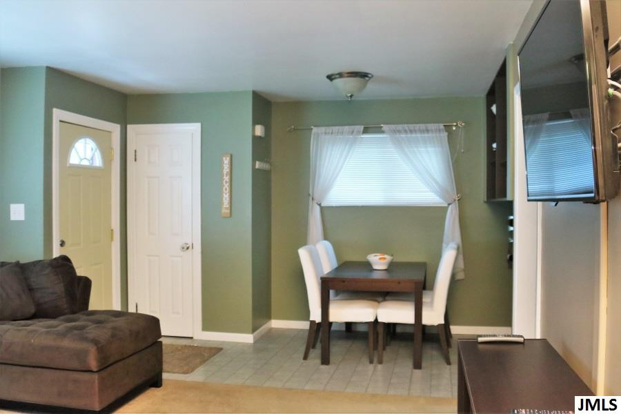 1529 Devonshire Road Jackson, MI 49203 - Photo 5 of 28 Photo 5