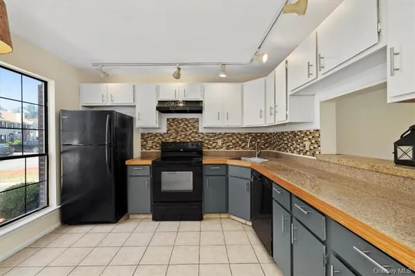 $349,000 | 19 Moore Lane, Unit 11B, Washingtonville, NY 10992