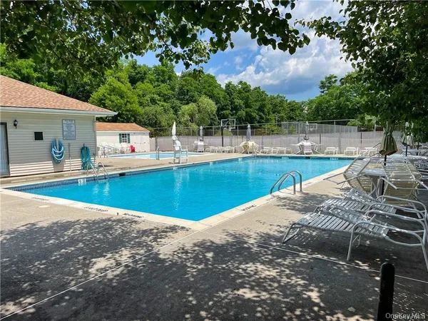 $349,000 | 19 Moore Lane, Unit 11B, Washingtonville, NY 10992