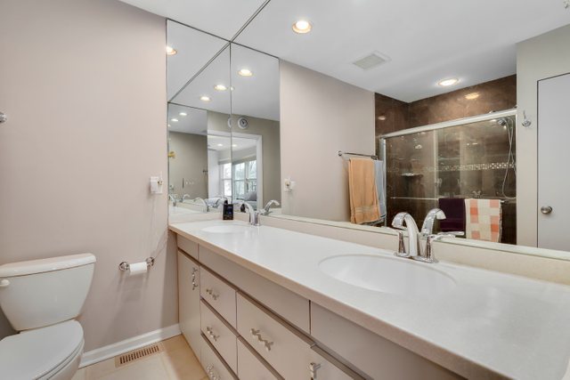 1275 Devonshire Road Buffalo Grove, IL 60089 - Photo 22 of 33