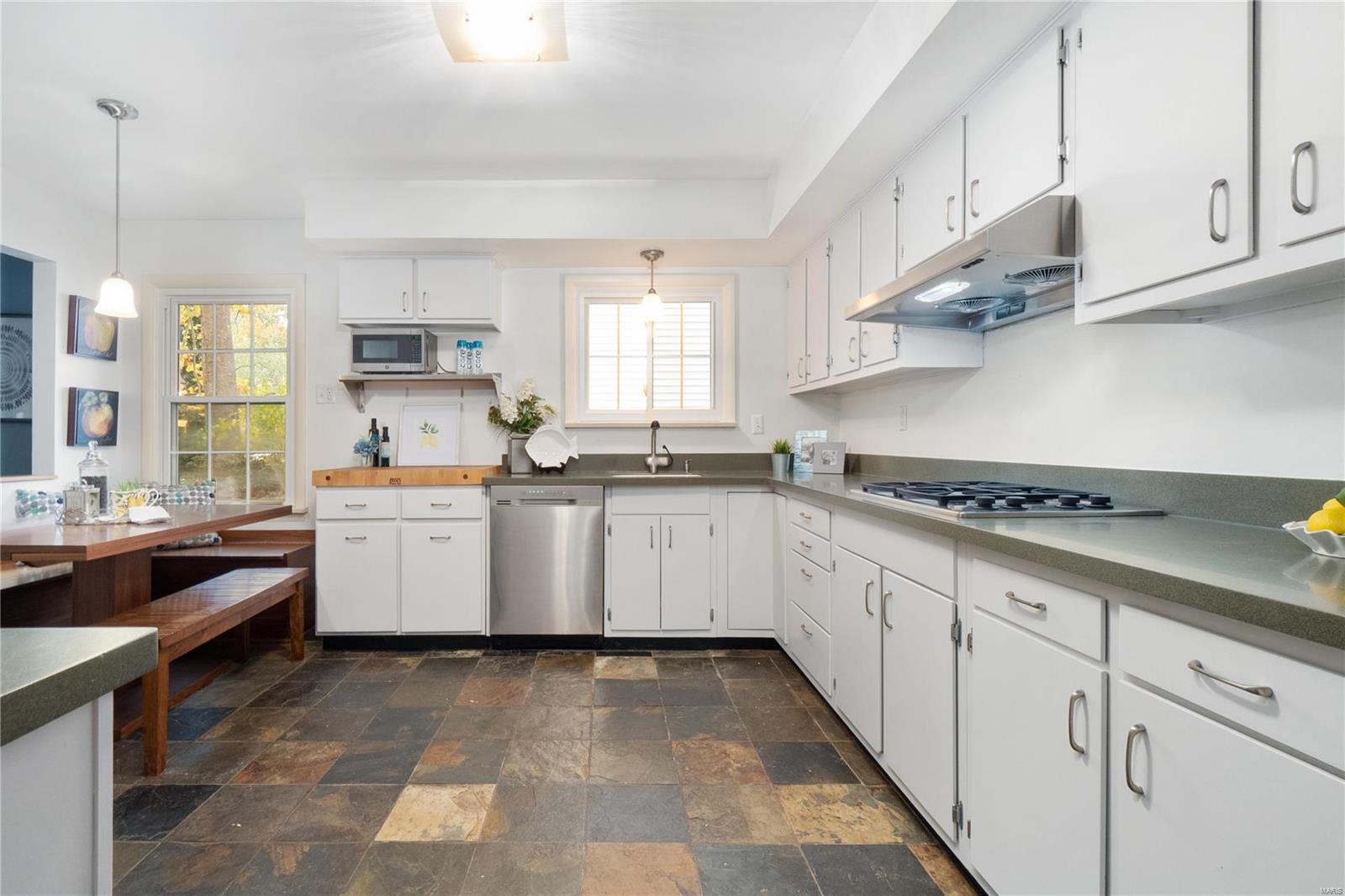 685 Edgar Road Webster Groves, MO 63119 - Photo 11 of 54 Gallery Image 11