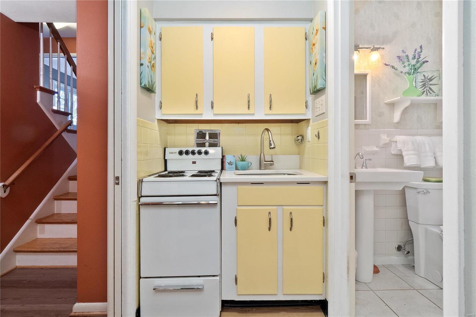 685 Edgar Road Webster Groves, MO 63119 - Photo 21 of 54 Gallery Image 21