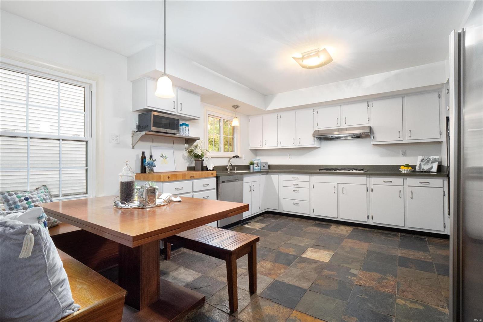 685 Edgar Road Webster Groves, MO 63119 - Photo 9 of 54 Gallery Image 9