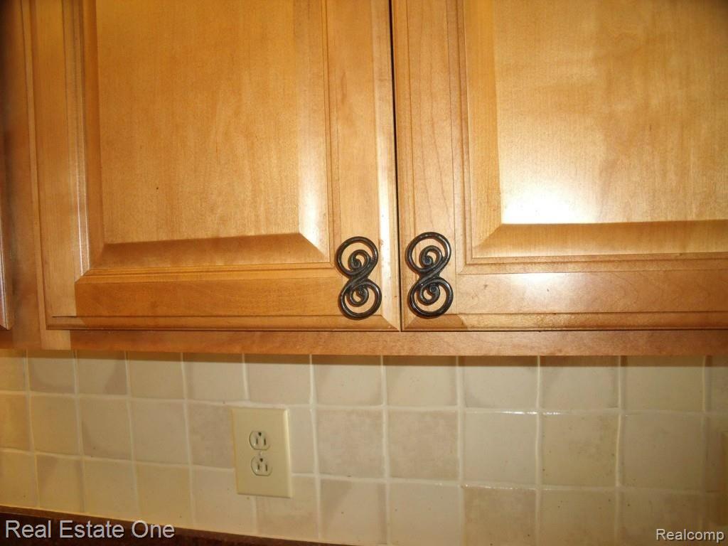 28681 Farmington Road Farmington, MI 48331 - Photo 21 of 43 DSCF3418.jpg