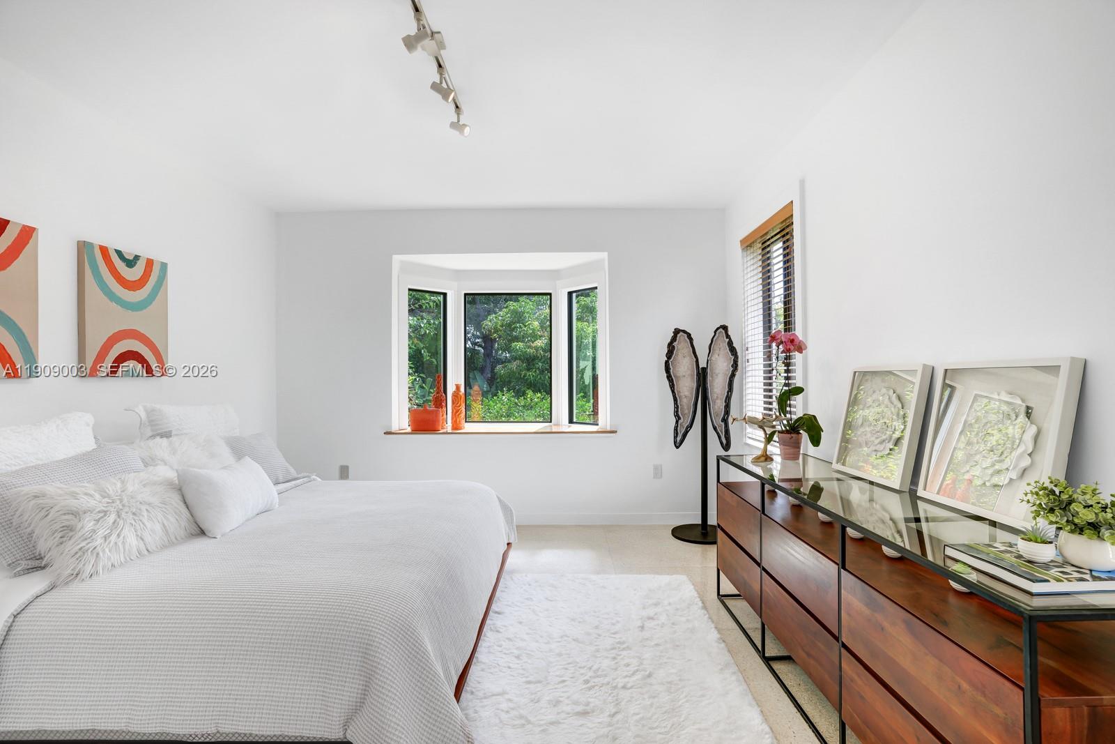 575 Hibiscus Lane Miami, FL 33137 - Photo 36 of 74