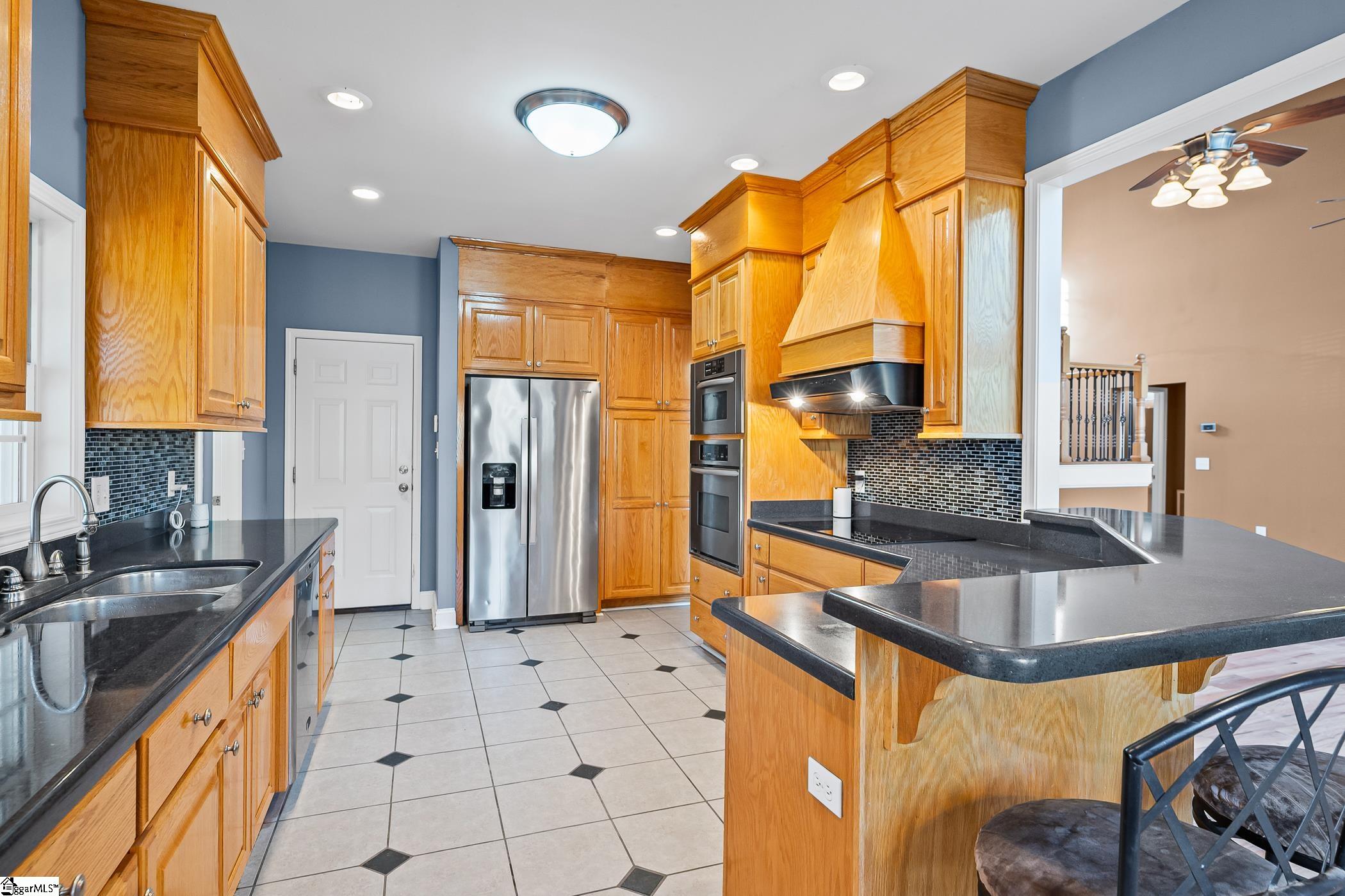 329 Shoreview Drive Chesnee, SC 29323 - Photo 5 of 50