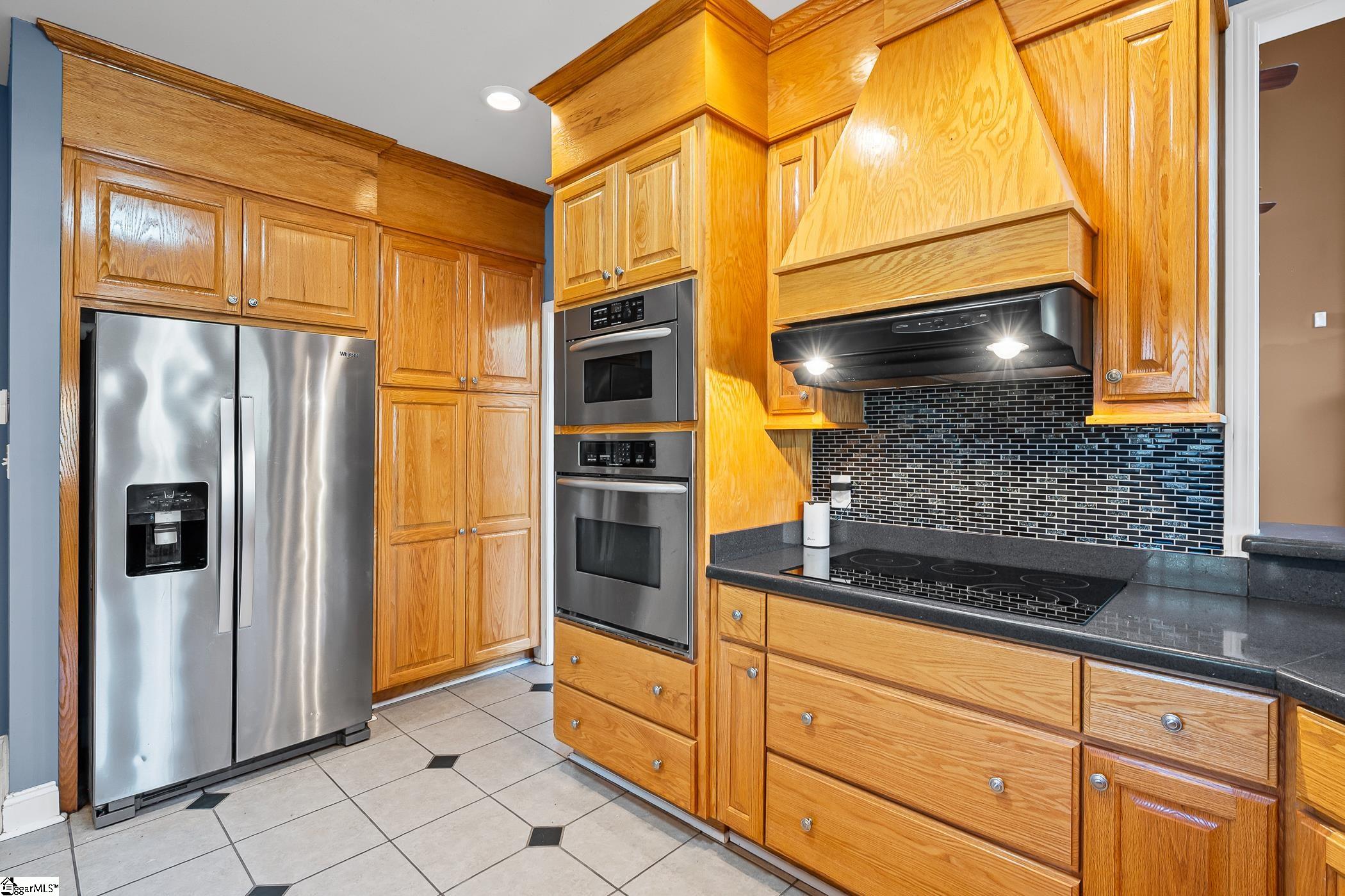 329 Shoreview Drive Chesnee, SC 29323 - Photo 6 of 50