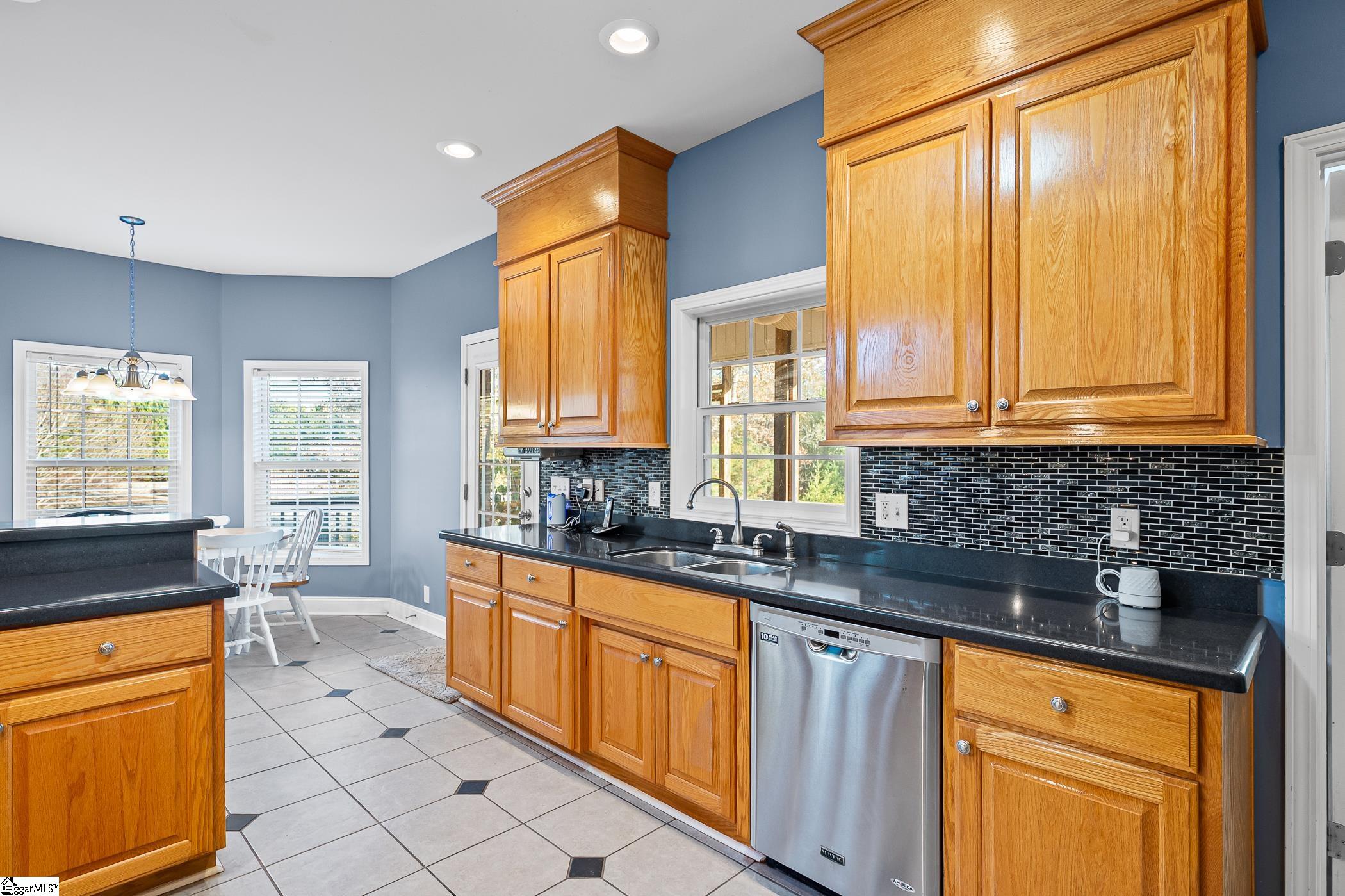 329 Shoreview Drive Chesnee, SC 29323 - Photo 7 of 50