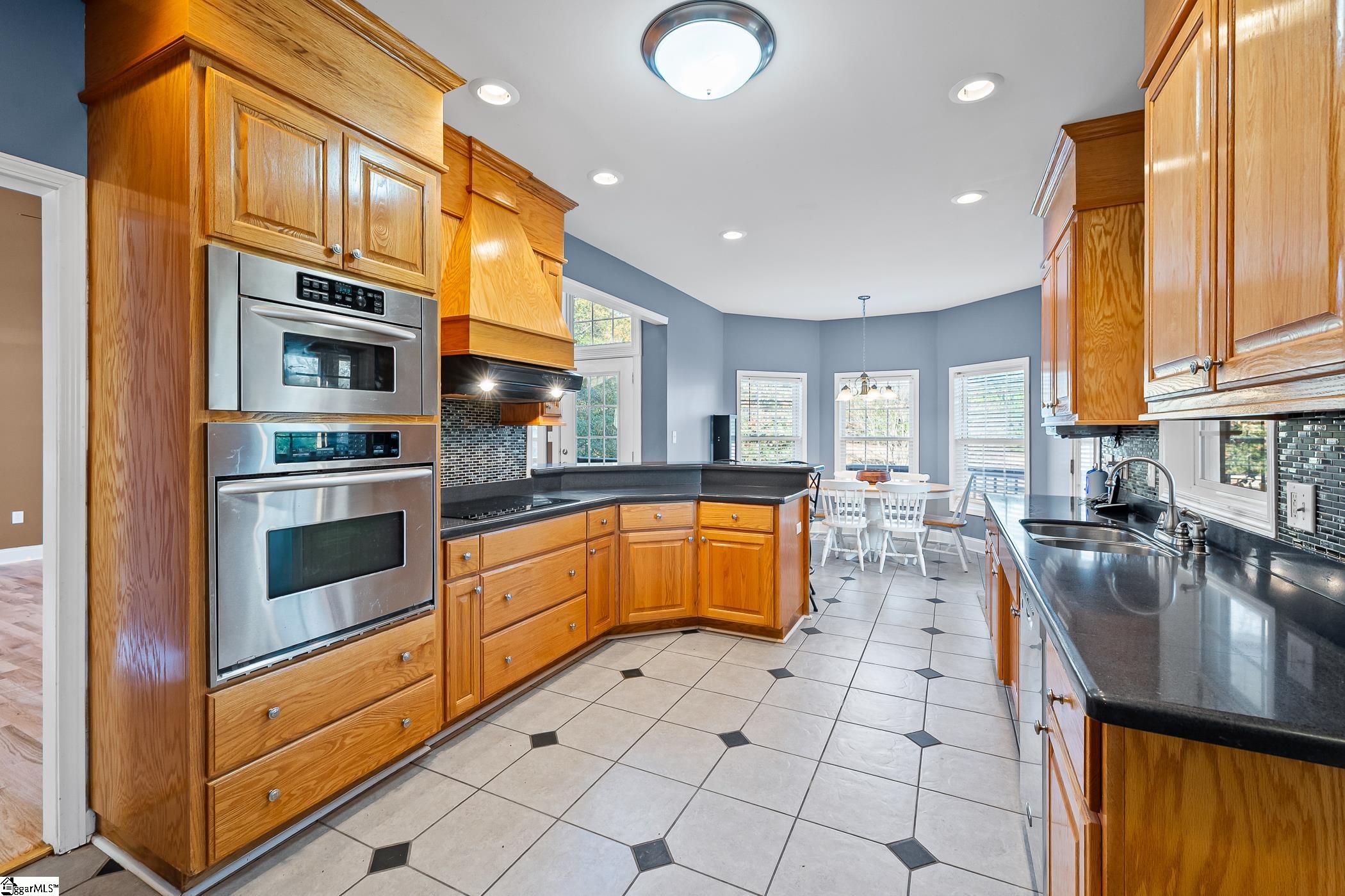 329 Shoreview Drive Chesnee, SC 29323 - Photo 8 of 50