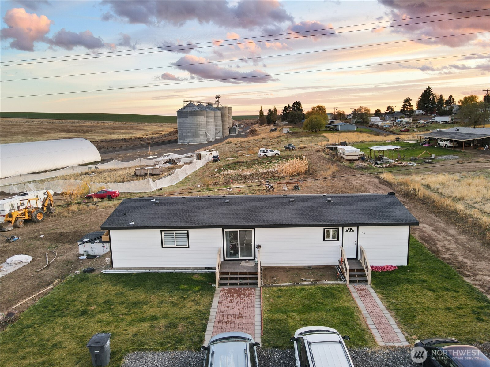 35 Hampton Road Othello, WA 99344 - Photo 11 of 33 an aerial view of a house