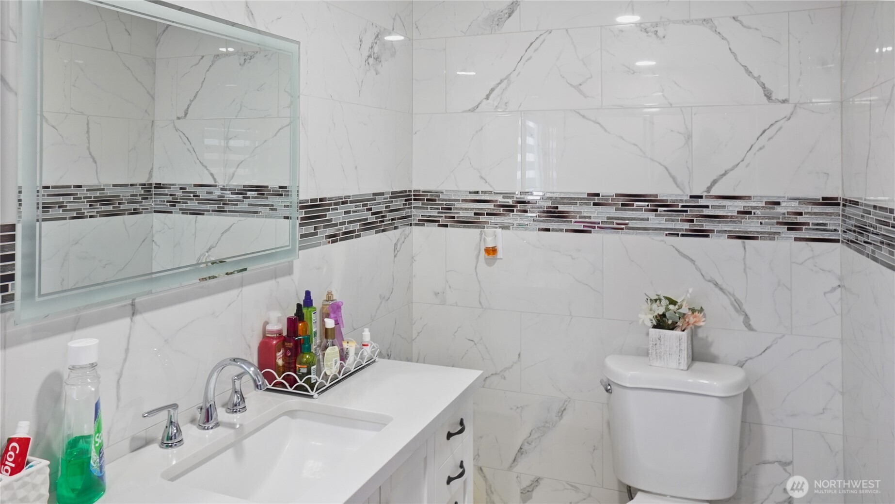 35 Hampton Road Othello, WA 99344 - Photo 16 of 33 a bathroom with a sink vanity granite and toilet