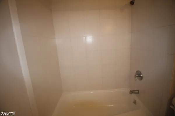 $2,650 | 46 Navajo Avenue, Lake Hiawatha, NJ 07034