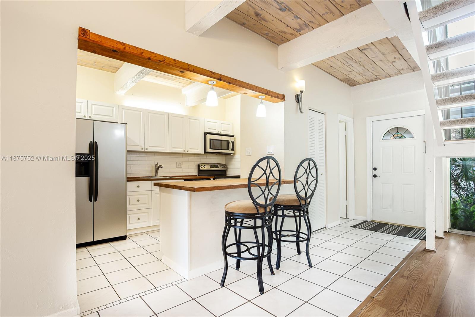 8811 Gatehouse Road, Unit 8 Plantation, FL 33324 - Photo 2 of 31