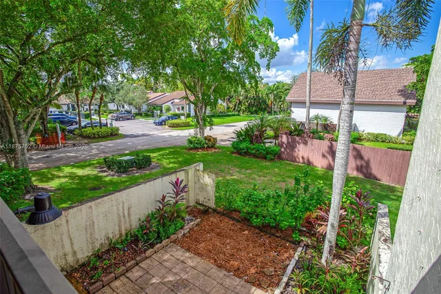 $314,900 | 8811 Gatehouse Road, Unit 8, Plantation, FL 33324