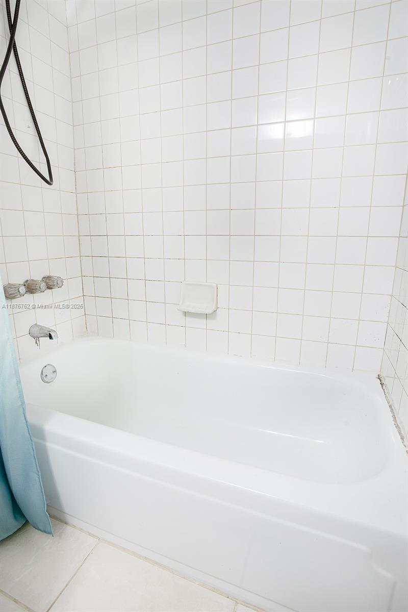 8811 Gatehouse Road, Unit 8 Plantation, FL 33324 - Photo 26 of 31