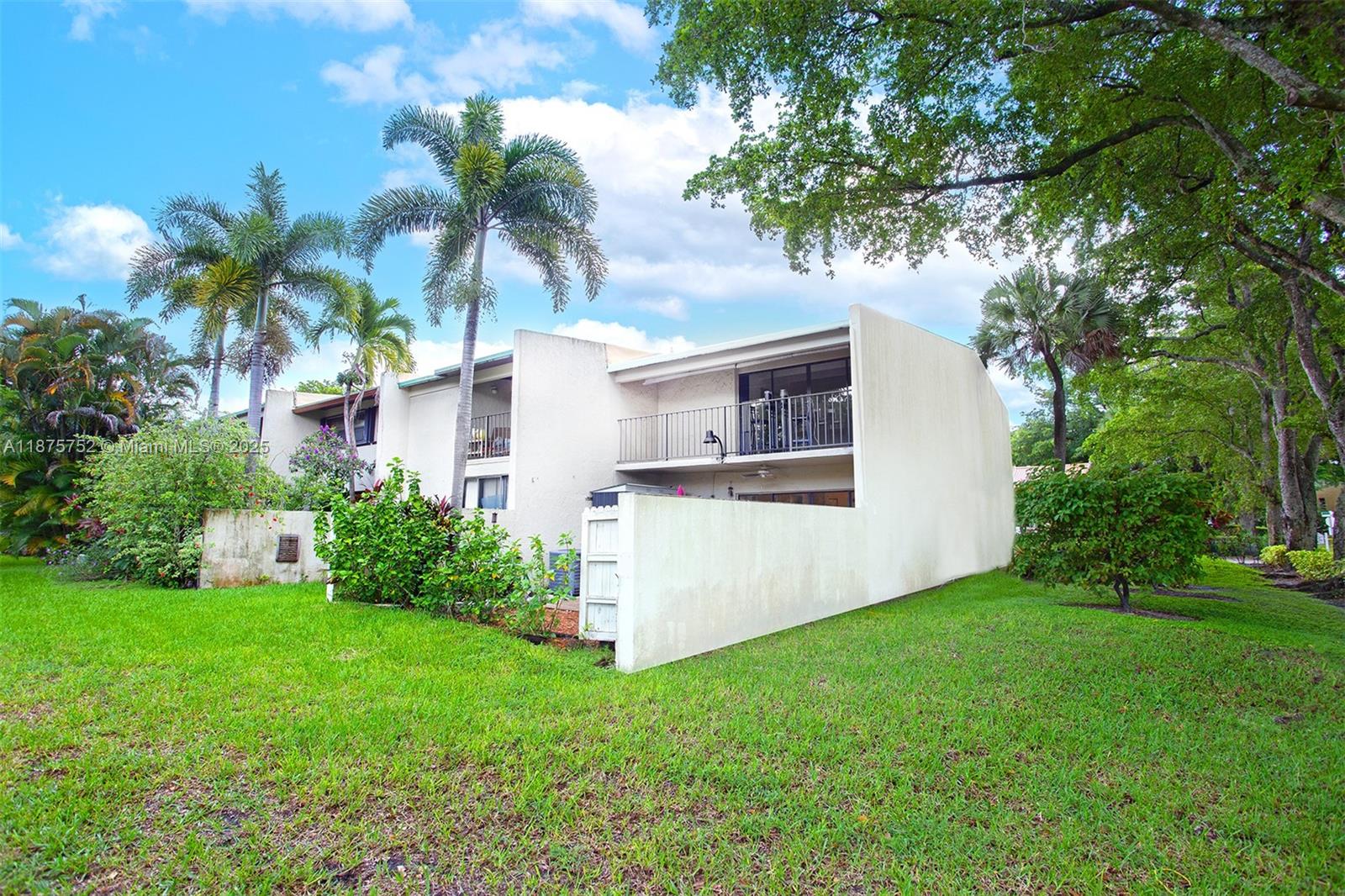 8811 Gatehouse Road, Unit 8 Plantation, FL 33324 - Photo 30 of 31