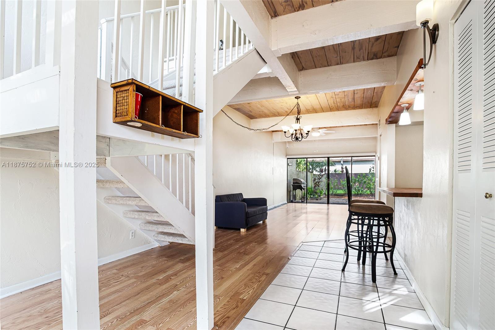 8811 Gatehouse Road, Unit 8 Plantation, FL 33324 - Photo 4 of 31