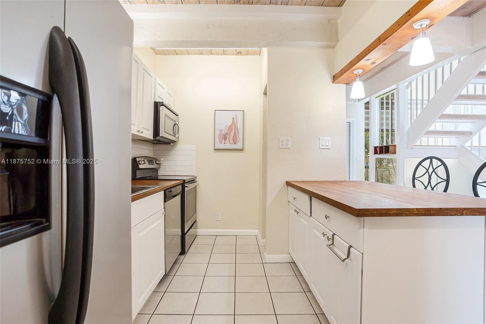 8811 Gatehouse Road, Unit 8 Plantation, FL 33324 - Photo 9 of 31