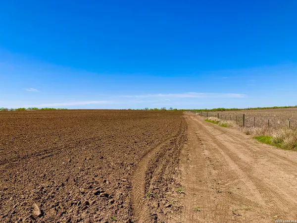 $798,000 | 1152 A County Road 227, Falls City, TX 78113