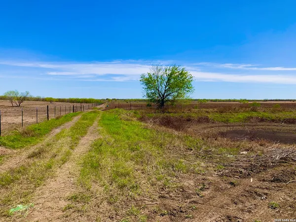 $798,000 | 1152 A County Road 227, Falls City, TX 78113