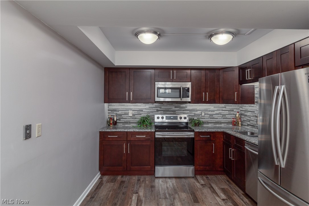 22962 Maple Ridge Road, Unit 104 North Olmsted, OH 44070 - Photo 15 of 27 Gallery Image 15