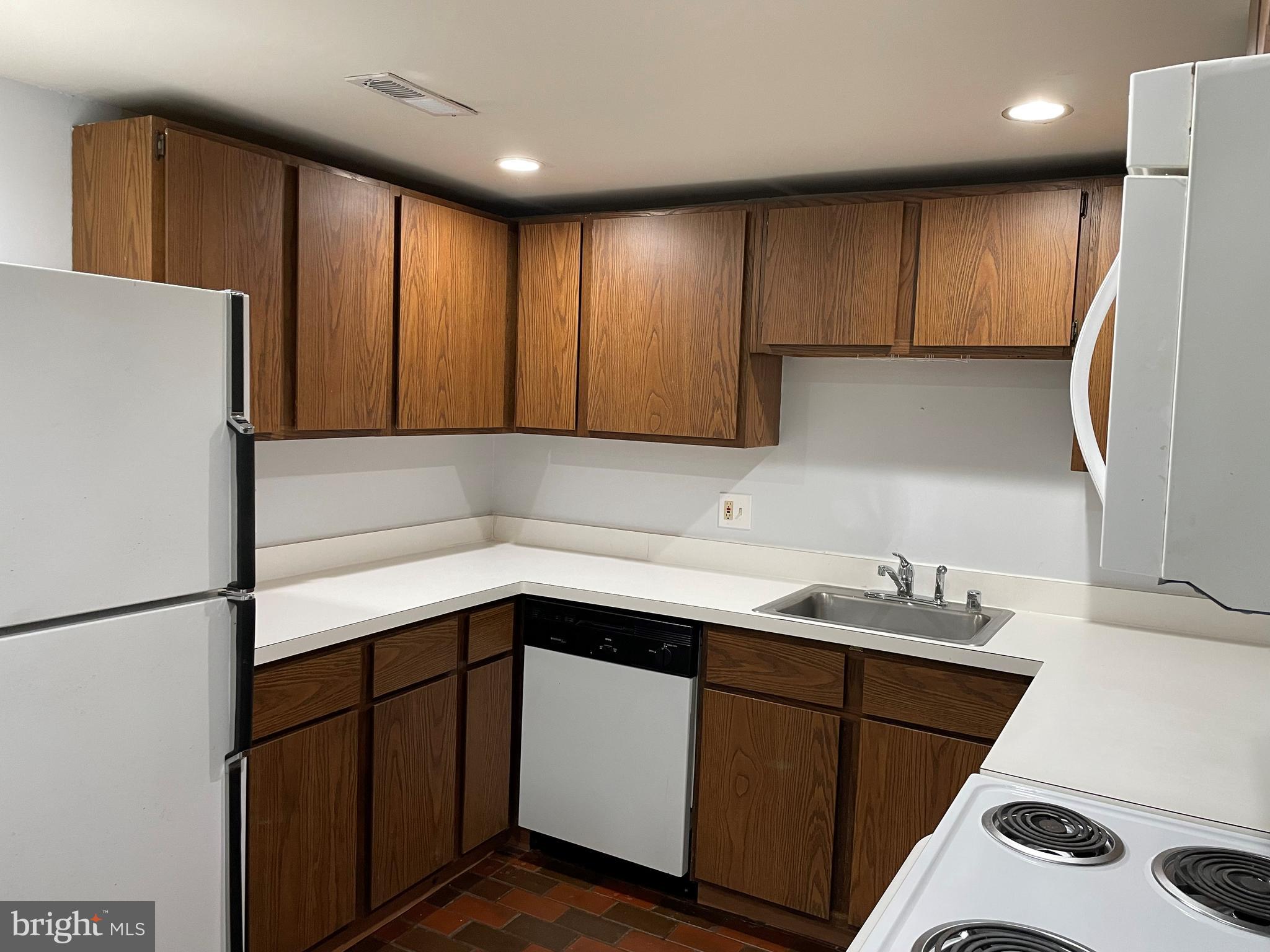 802 E Street Northeast, Unit 2 Washington, DC 20002 - Photo 12 of 19 Kitchen