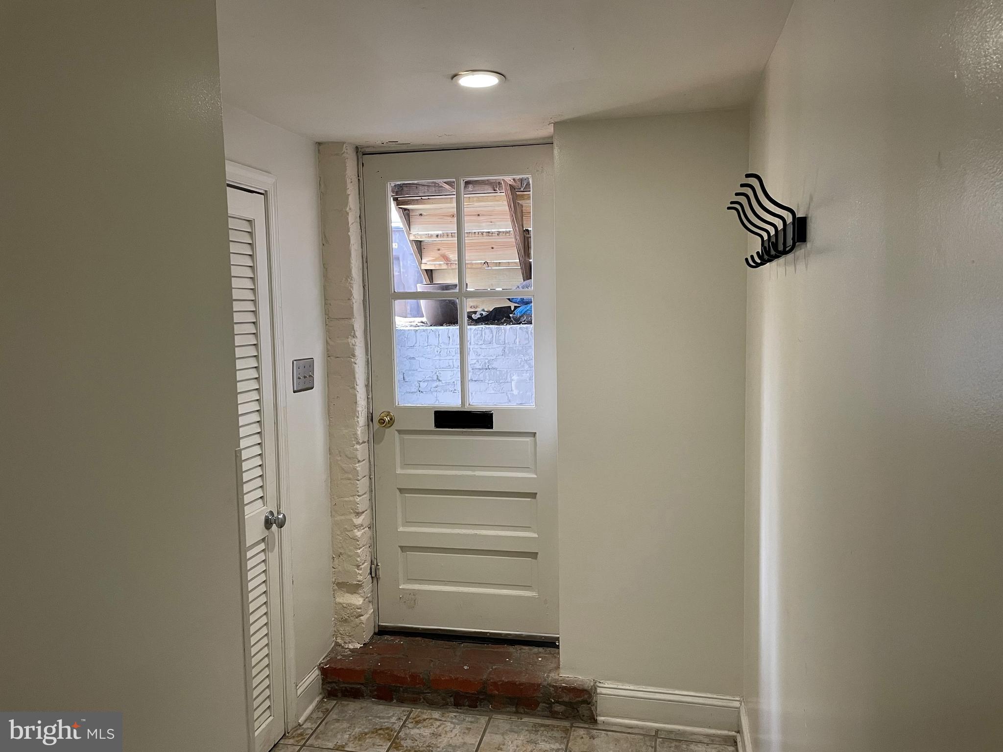 802 E Street Northeast, Unit 2 Washington, DC 20002 - Photo 5 of 19 Entrance Foyer