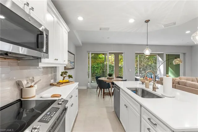 $2,750 | 2640 Seychelles Circle, Unit 2802, Naples, FL 34112