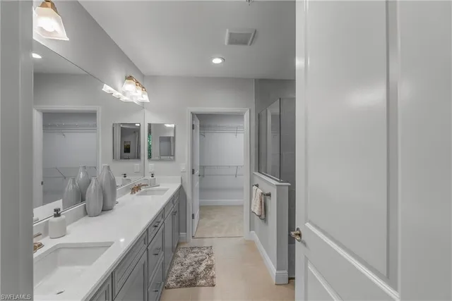 $2,750 | 2640 Seychelles Circle, Unit 2802, Naples, FL 34112