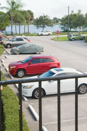 $1,300 | 3360 Lake Osborne Drive, Unit 210, Lake Worth Beach, FL 33461