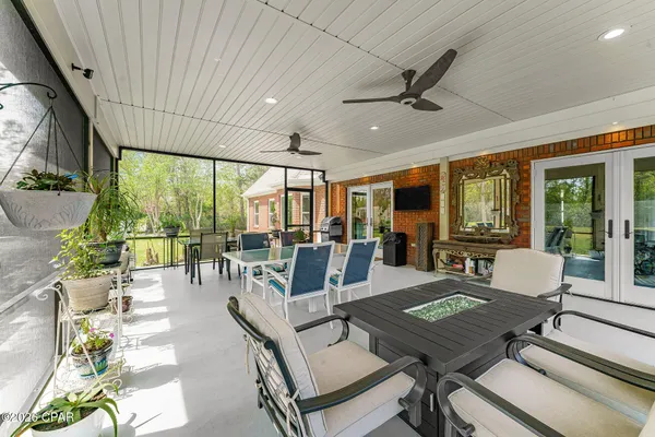 $689,900 | 205 Judy Circle, Lynn Haven, FL 32444