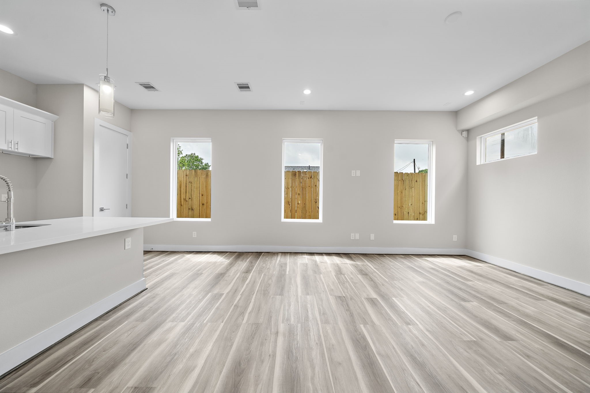 7520 Sandle Street Houston, TX 77088 - Photo 5 of 26