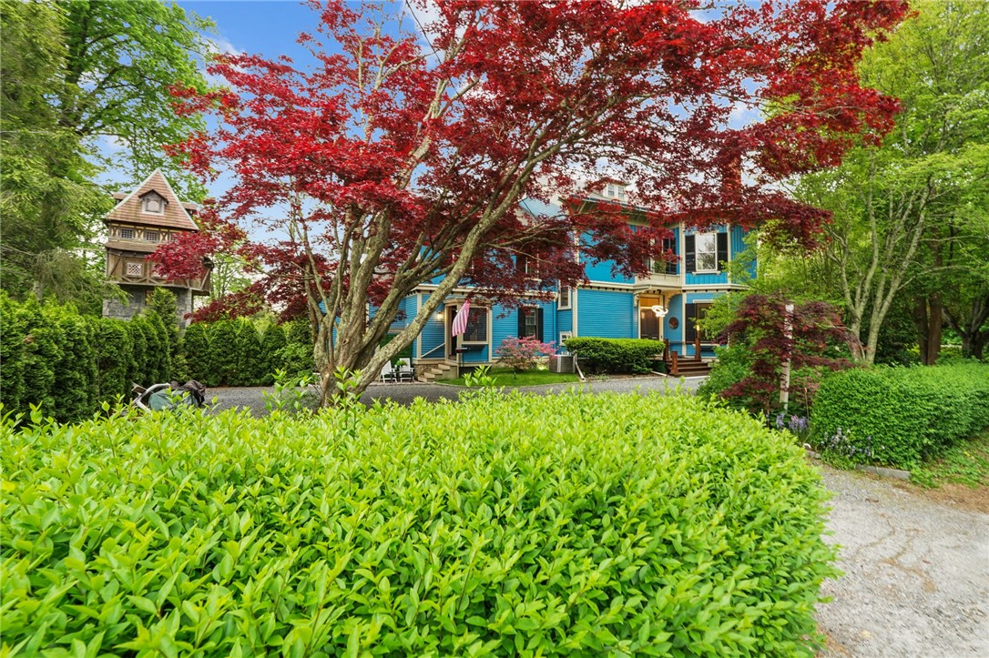 43 Old Beach Road Newport, RI 02840 - Photo 2 of 50