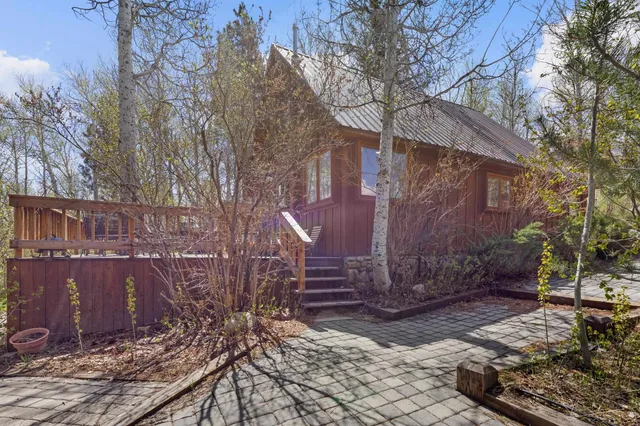 $610,000 | 215 Juniper Drive, Unit 7, Mammoth Lakes, CA 93546