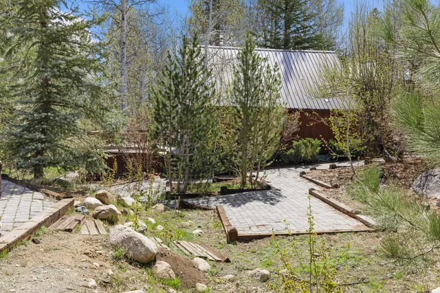 $610,000 | 215 Juniper Drive, Unit 7, Mammoth Lakes, CA 93546