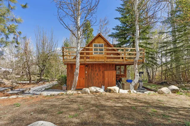 $610,000 | 215 Juniper Drive, Unit 7, Mammoth Lakes, CA 93546