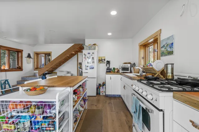 $610,000 | 215 Juniper Drive, Unit 7, Mammoth Lakes, CA 93546