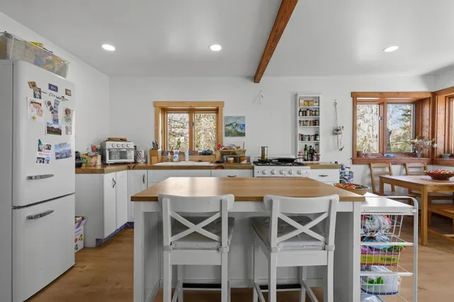 $610,000 | 215 Juniper Drive, Unit 7, Mammoth Lakes, CA 93546