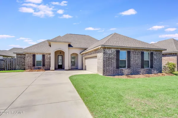 $2,400 | 221 Finnegan Way, Youngsville, LA 70592
