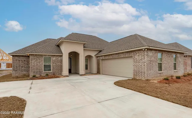 $2,650 | 221 Finnegan Way, Youngsville, LA 70592