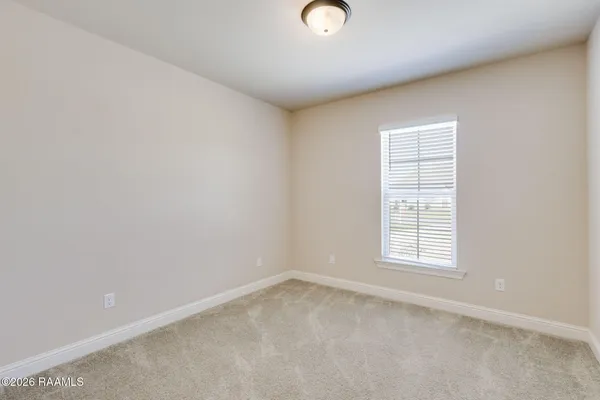 $2,400 | 221 Finnegan Way, Youngsville, LA 70592