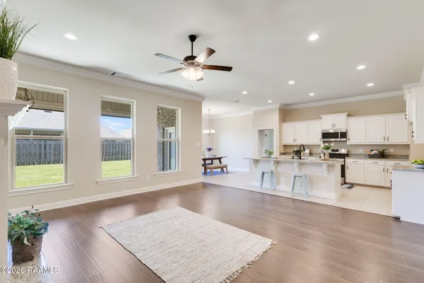 $2,400 | 221 Finnegan Way, Youngsville, LA 70592