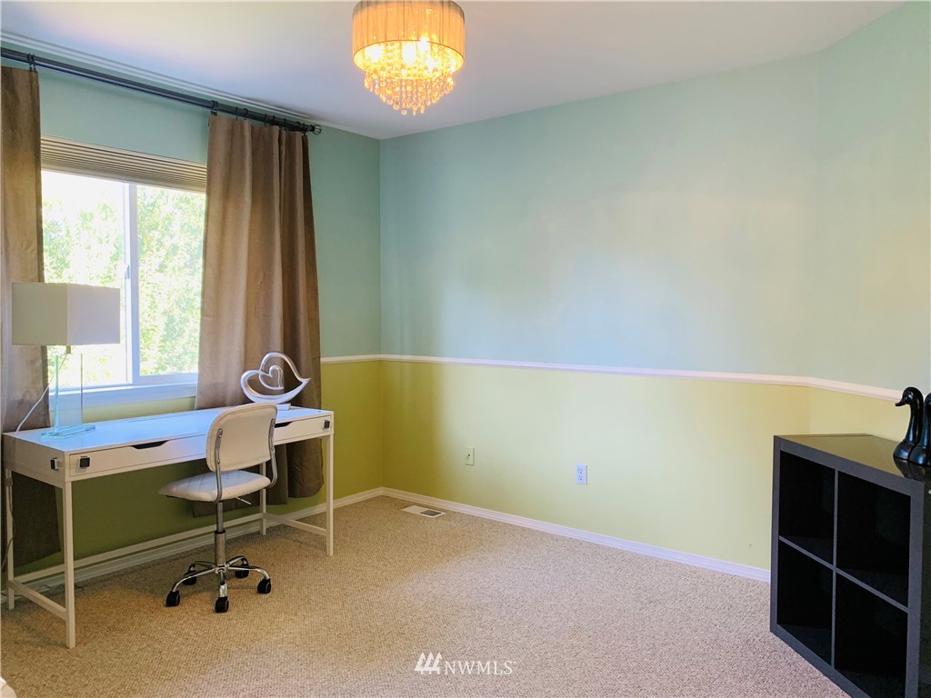 5136 Northeast 4th Court Renton, WA 98059 - Photo 12 of 25
