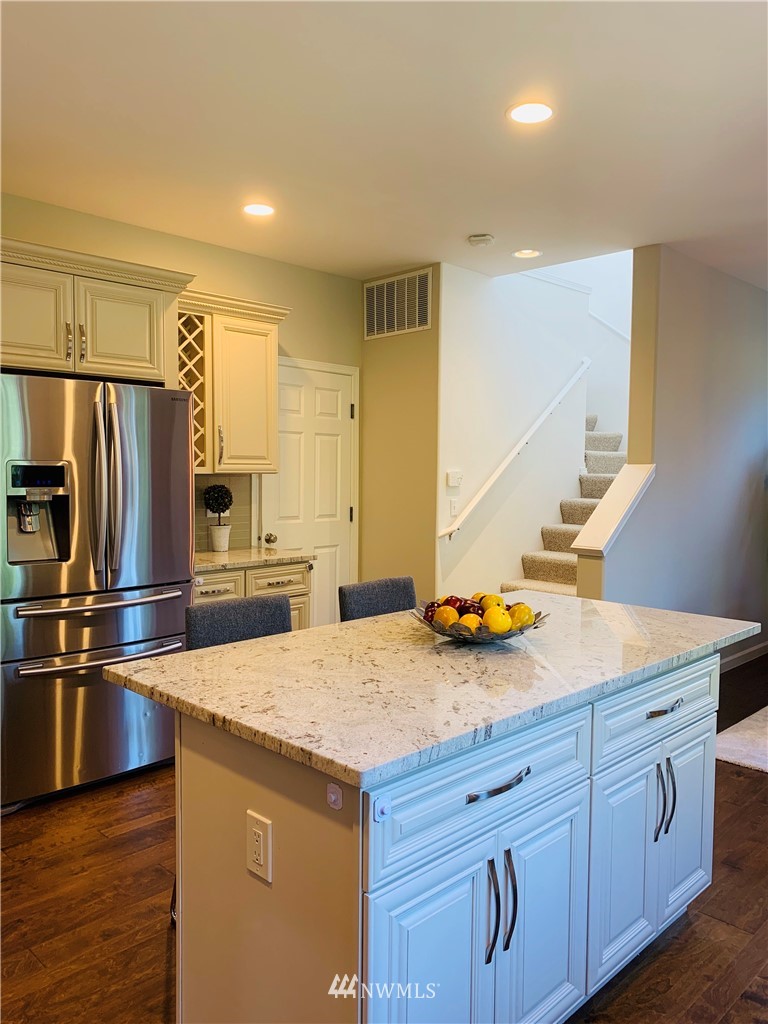 5136 Northeast 4th Court Renton, WA 98059 - Photo 10 of 25