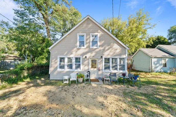 $1,575 | 92 Congress Street, Williams Bay, WI 53191