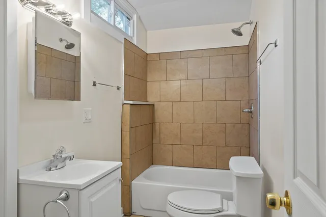 $1,675 | 92 Congress Street, Williams Bay, WI 53191