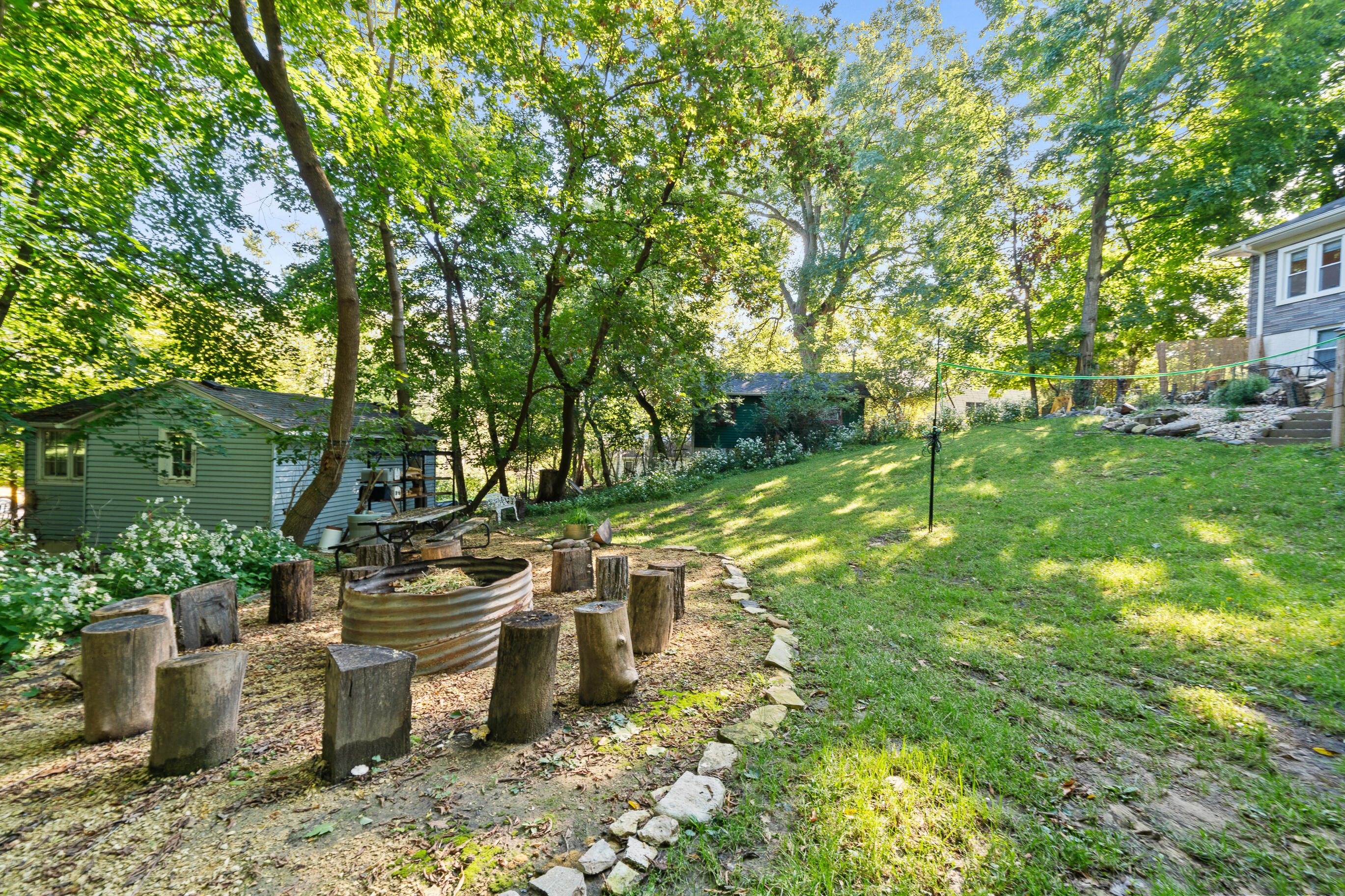 92 Congress Street Williams Bay, WI 53191 - Photo 28 of 32 Community backyard