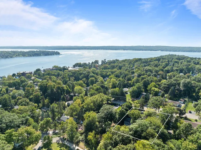 $1,675 | 92 Congress Street, Williams Bay, WI 53191