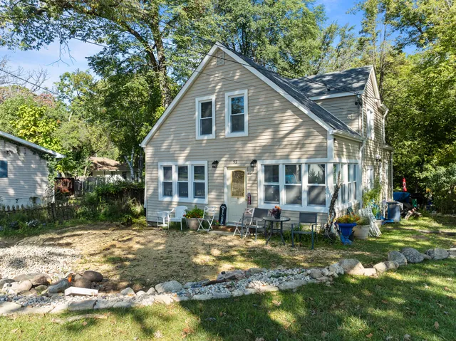 $1,675 | 92 Congress Street, Williams Bay, WI 53191